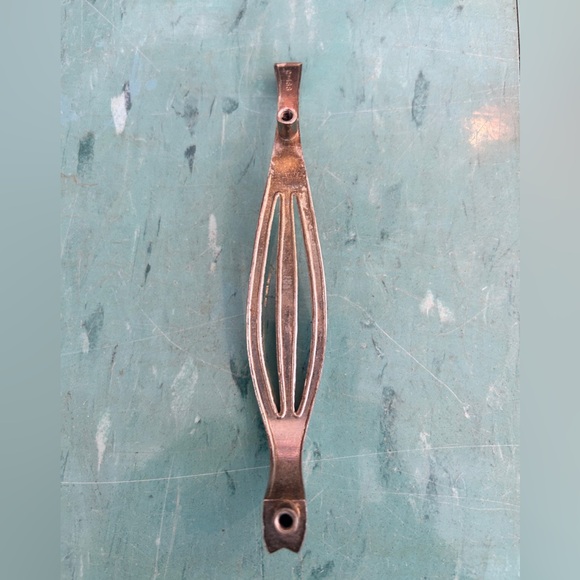 Unique asymmetrical dresser handle pull hardware silver chrome - Picture 4 of 5